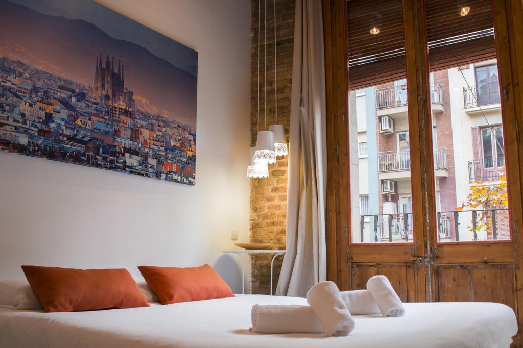 Happy People Sagrada Familia Apartments Барселона Экстерьер фото